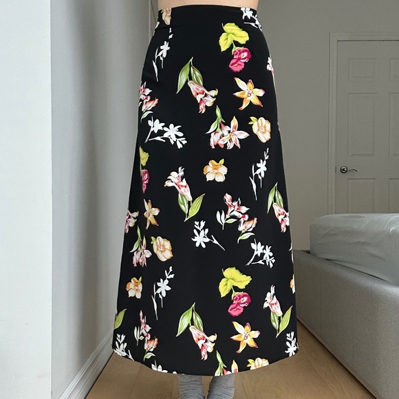 VINTAGE FLORAL BLACK MAXI SKIRT - Picture 1 of 6